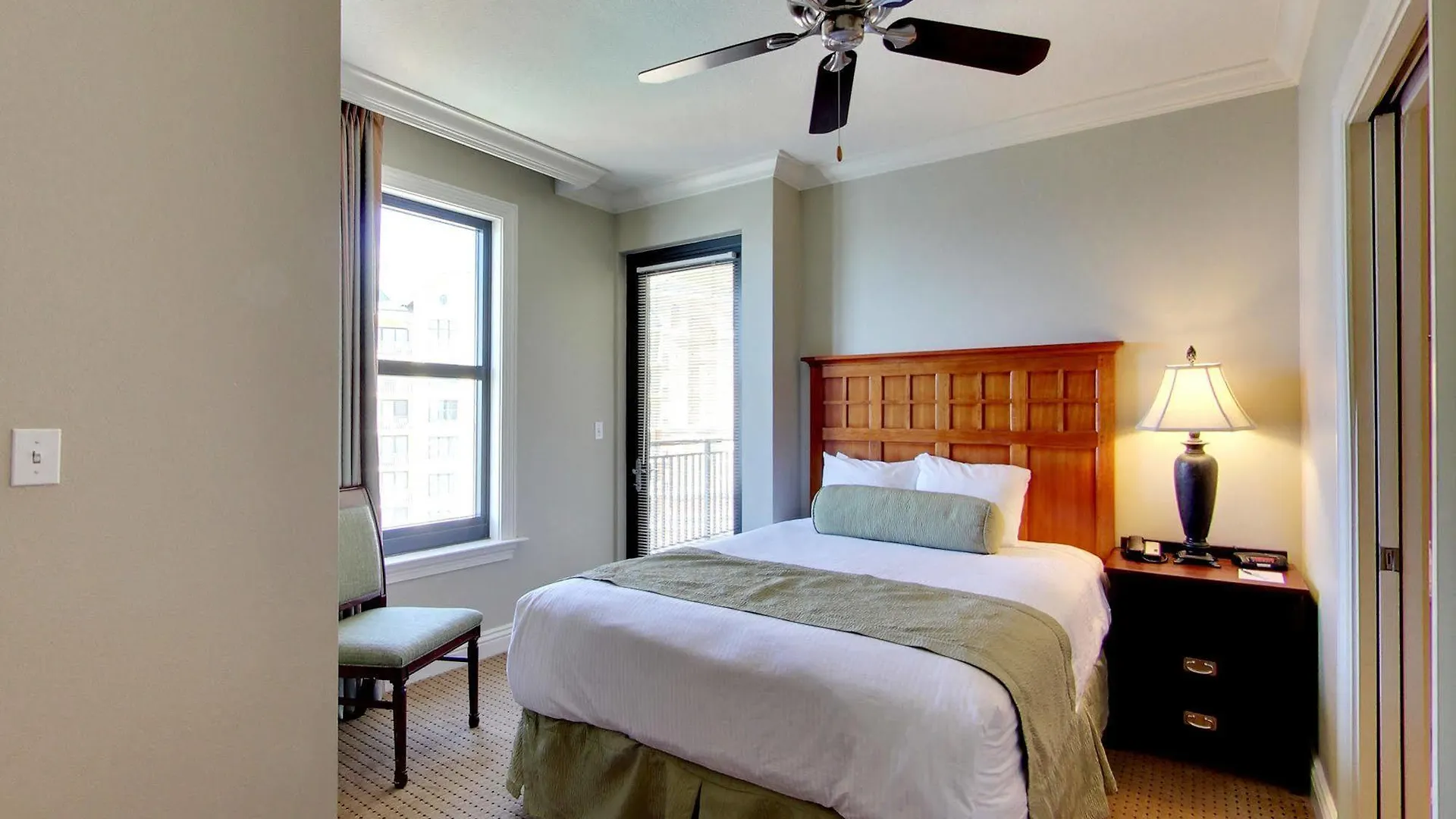 Emerald Grande Condominiums At Harborwalk Village Destin Hotel
