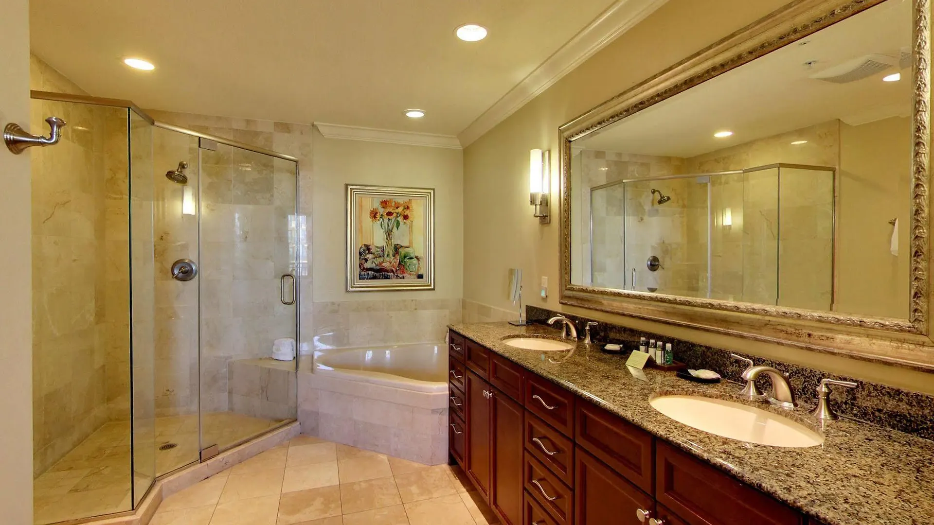 Hotel Emerald Grande Condominiums At Harborwalk Village Destin
