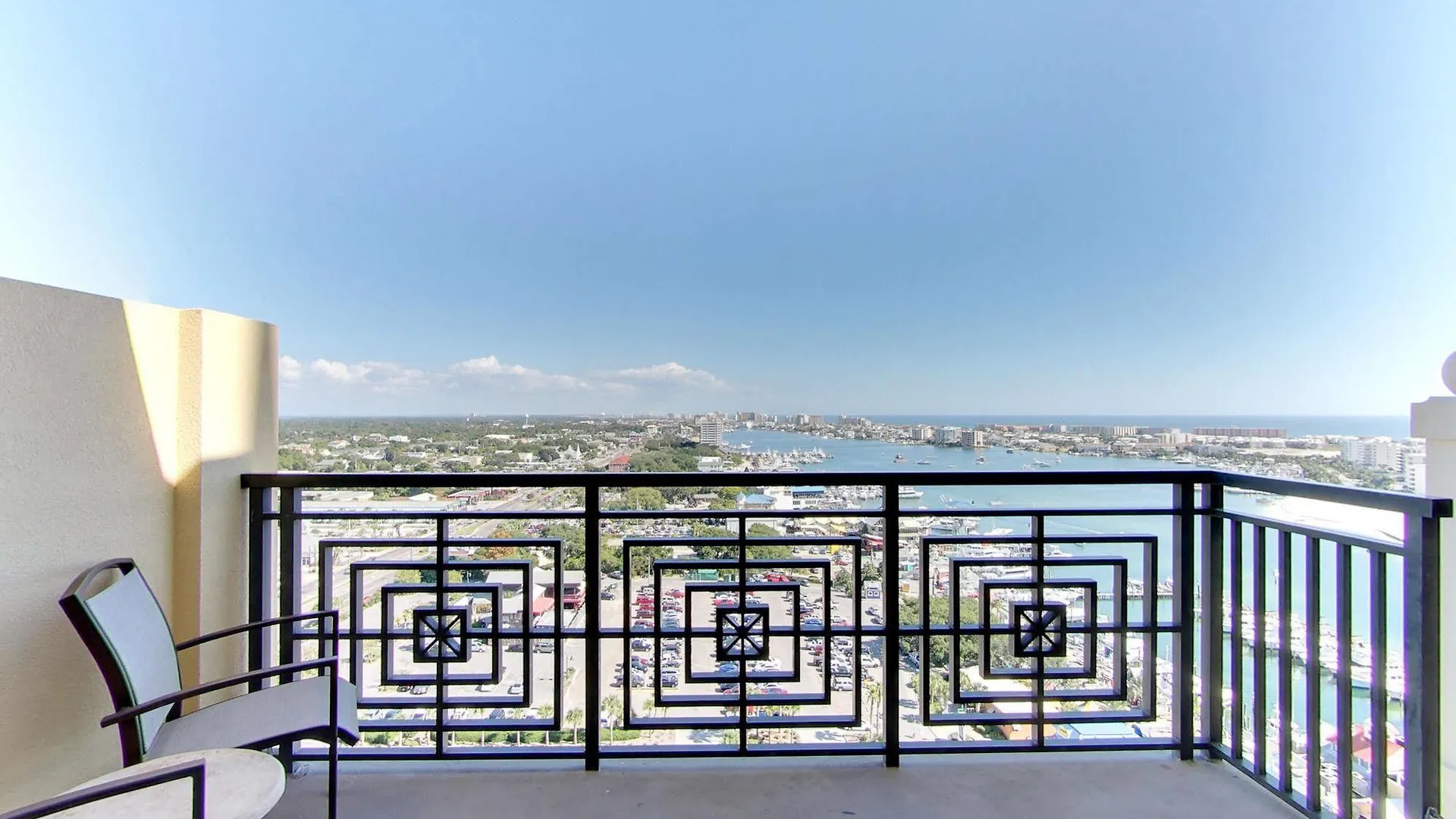 Emerald Grande Condominiums At Harborwalk Village Destin Hotel