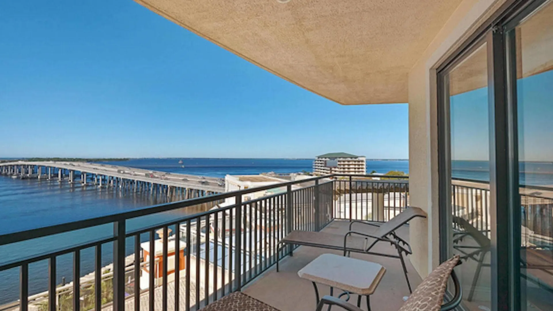Emerald Grande Condominiums At Harborwalk Village Destin