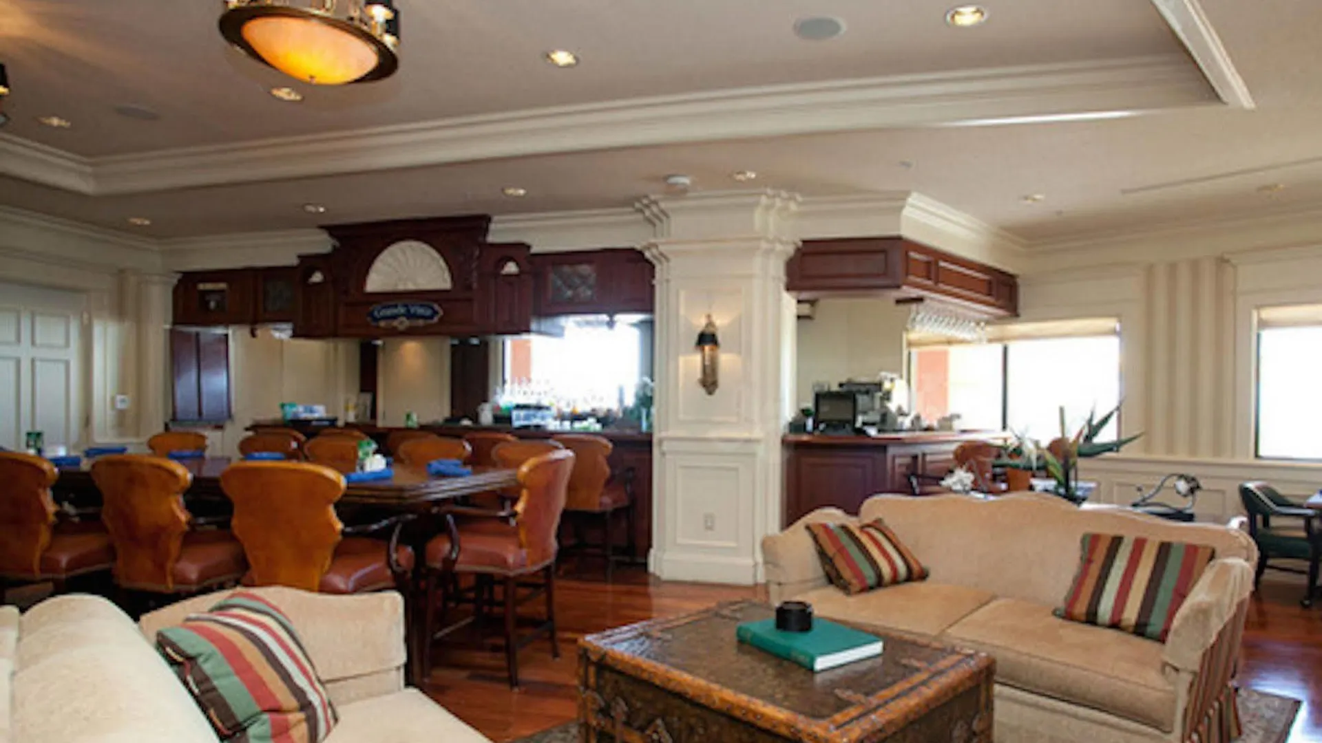 Hotel Emerald Grande Condominiums At Harborwalk Village Destin